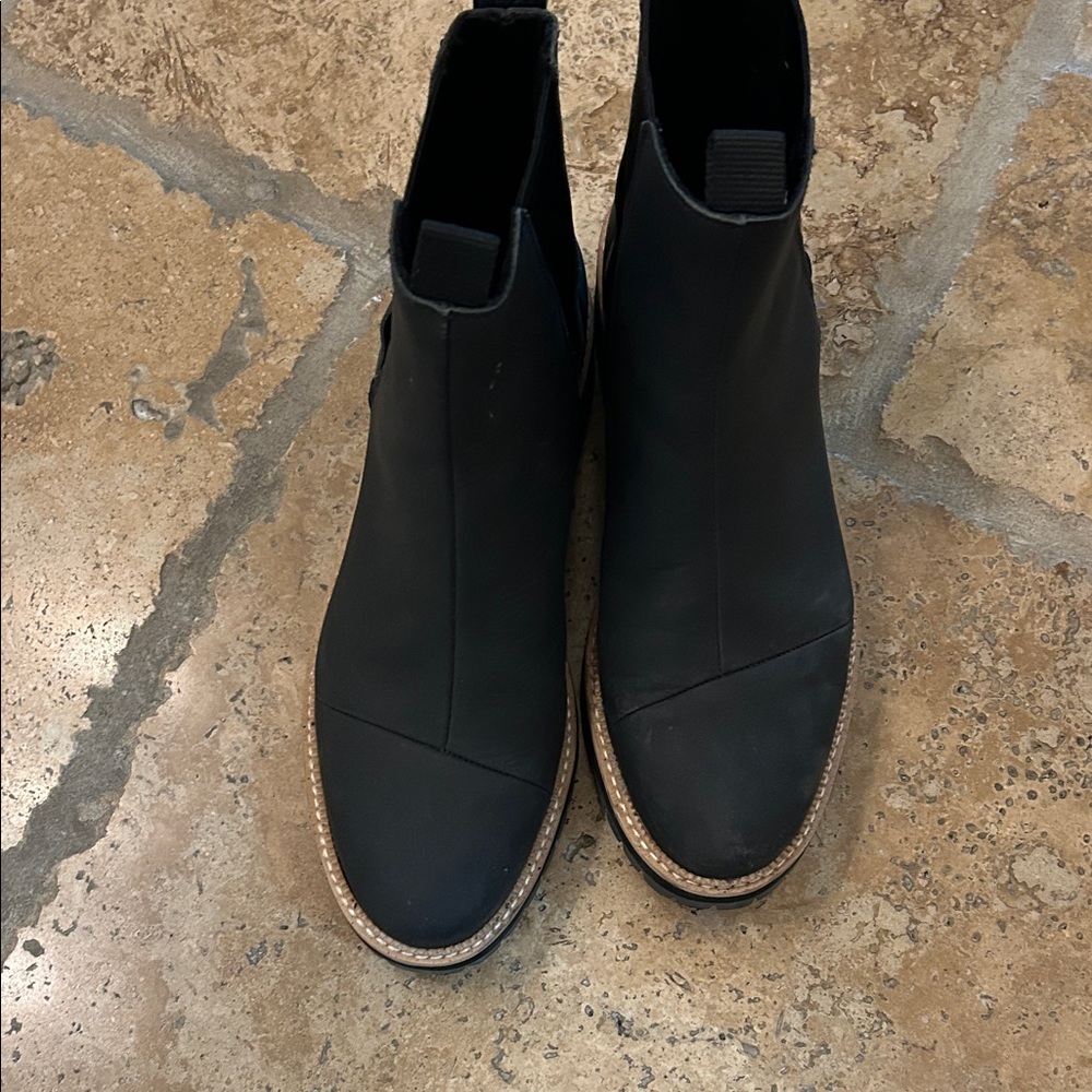 Tom’s Black Leather Women’s Chelsea Boots